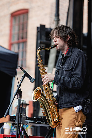 Sam Evian in concert
