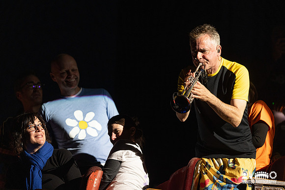 James in concert