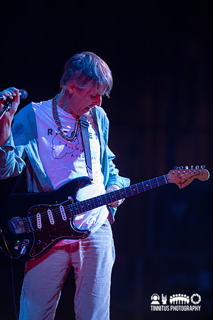 Pavement in concert