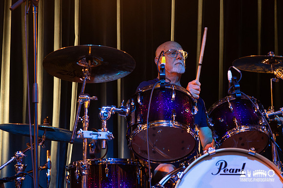 The Saints in concert