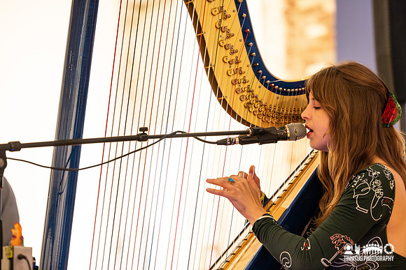 Mikaela Davis in concert