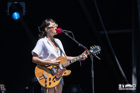 Madi Diaz in concert