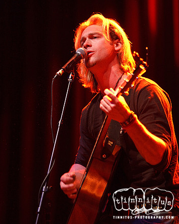 Bronson Arroyo plays Hot Stove Cool Music