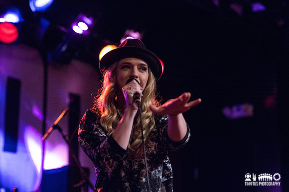ZZ Ward in concert