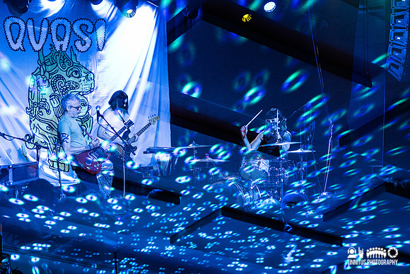 Quasi in concert