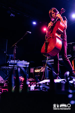 Helen Money in concert