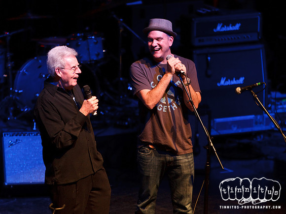 Mike O'Malley emcee'ing the tenth concert of the Hot Stove Cool