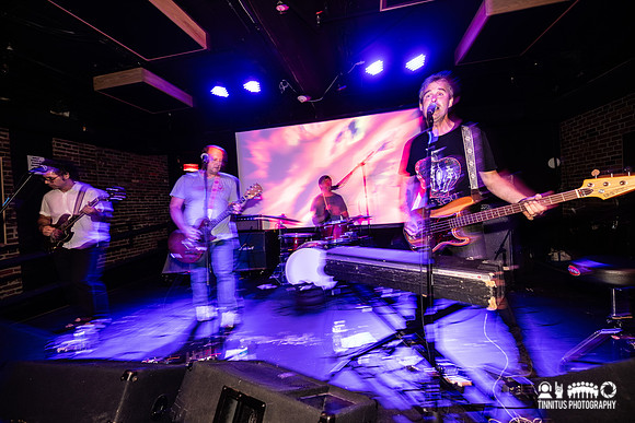 Oneida in concert
