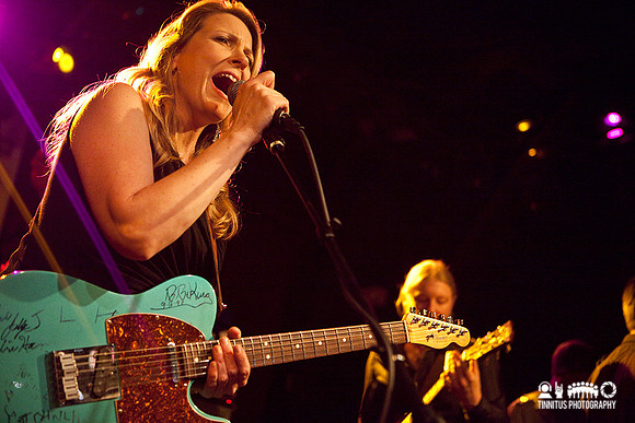 Susan Tedeschi and Derek Trucks play at the Hot Stove Cool Music