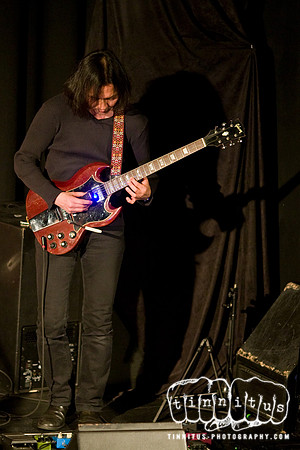 Damon and Naomi in concert, with Michio Kurihara