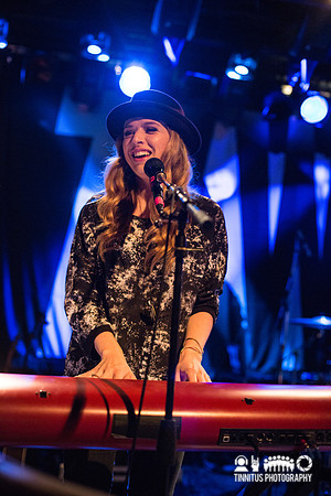 ZZ Ward in concert