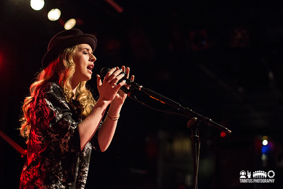 ZZ Ward in concert