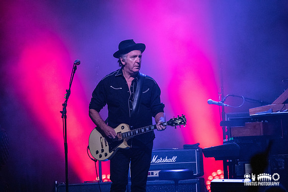 Midnight Oil in concert