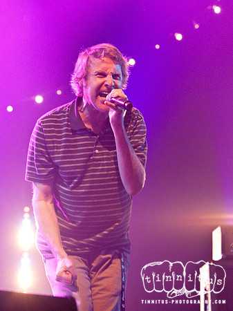 Pavement in concert