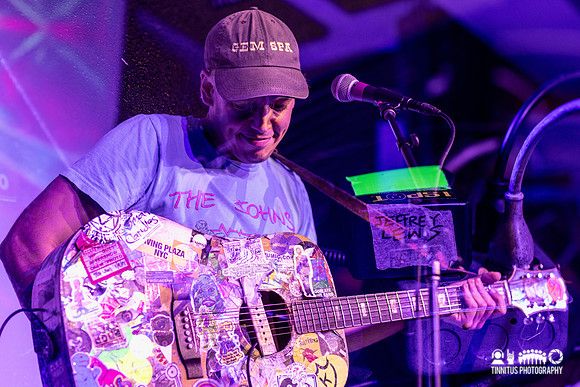 Jeffrey Lewis in concert