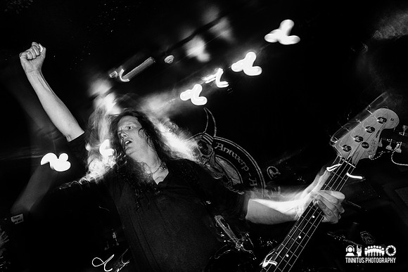 Famyne in concert