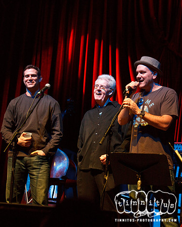 Mike O'Malley emcee'ing the tenth concert of the Hot Stove Cool