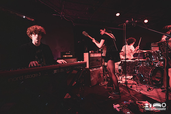 Knifeplay in concert