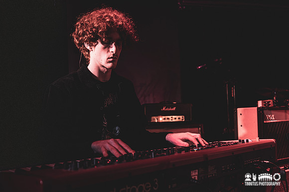 Knifeplay in concert