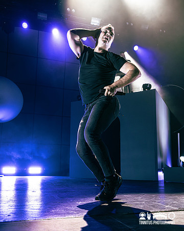 Future Islands in concert