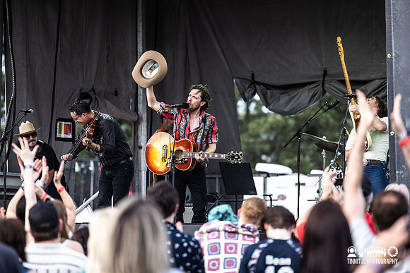 Ward Hayden and the Outliers in concert
