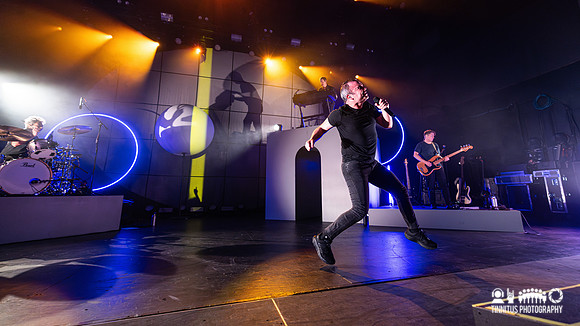 Future Islands in concert