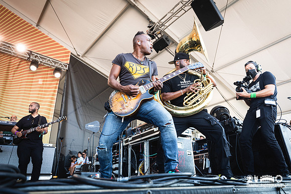 The Roots in concert