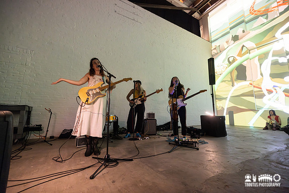 Finom in concert