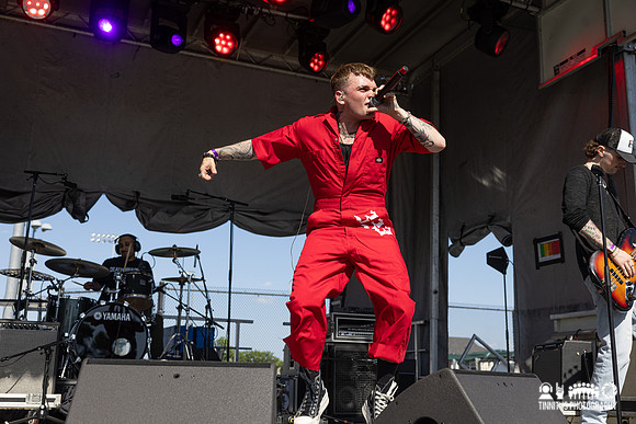 Justin Clancy in concert