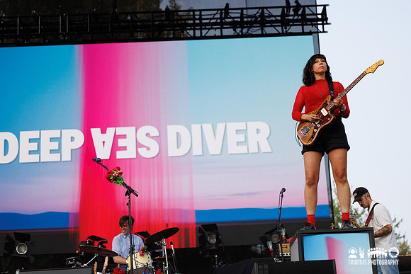 Deep Sea Diver in concert