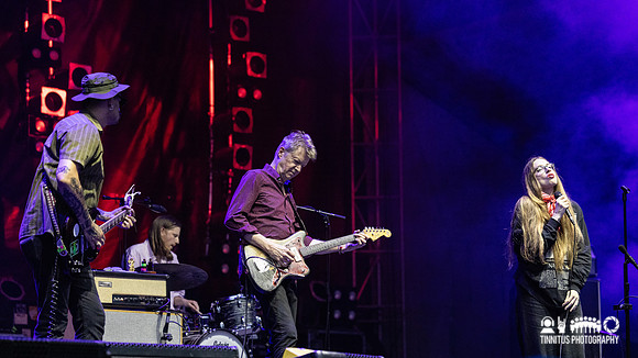 Dry Cleaning with Nels Cline in concert